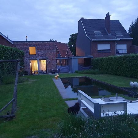 Gezellige Moderne Woning Met Zwemvijver Halle  Exterior photo